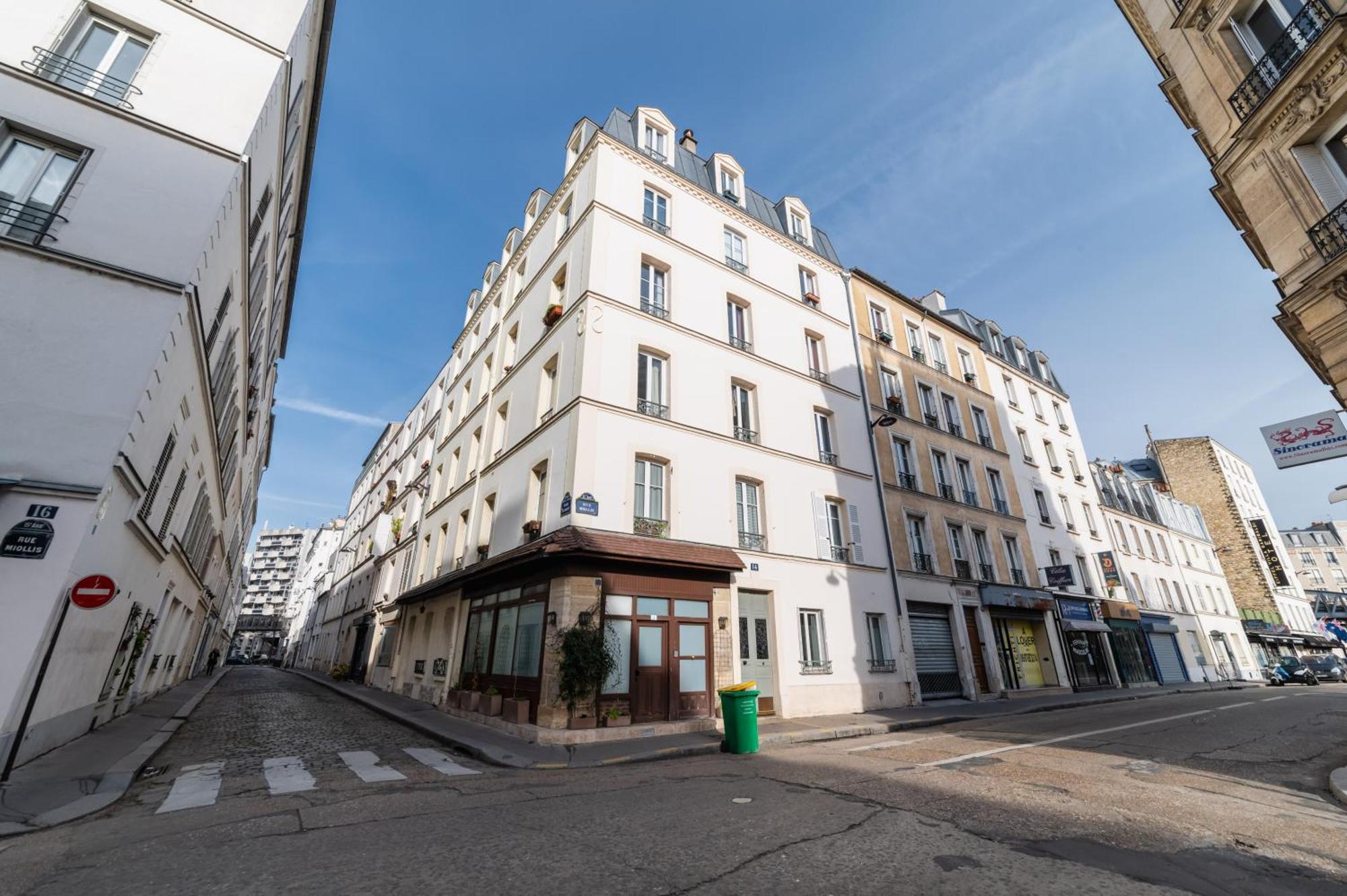Studio Bien Equipe Proche De Toutes Commodites -2P Paris Exterior foto